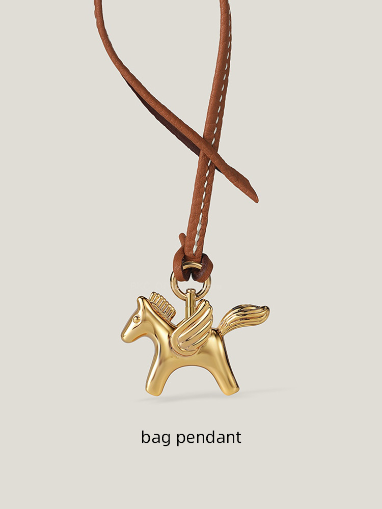 Luxury Brass Pegasus Bag Charm - огляд і ціна Luxury Bags Hermes