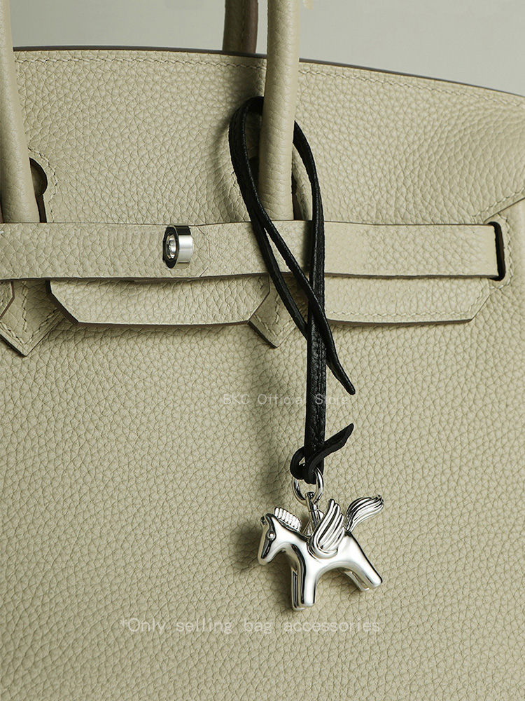 Luxury Brass Pegasus Bag Charm - огляд і ціна Luxury Bags Hermes