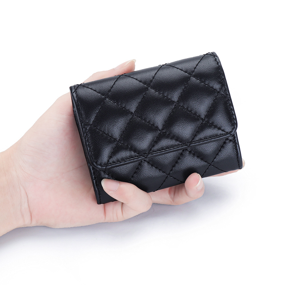 Sheepskin Quilted Card Holder  - огляд і ціна Luxury Bags Names